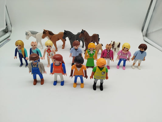Playmobil Figuren & Pferde – Set von 12 Figuren, 6 Pferde