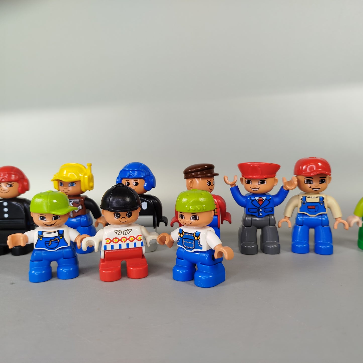 LEGO Duplo Figuren Set von 20 – vielseitige Charaktere, gut erhalten
