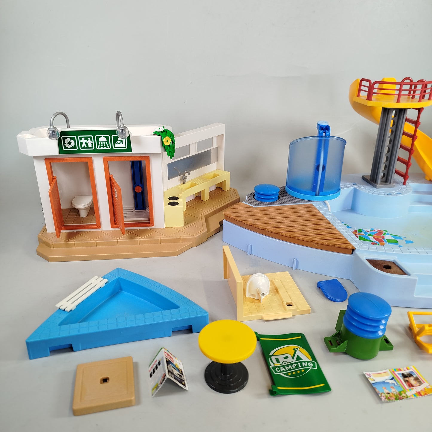 Playmobil Playmobil Campingplatz mit Schwimmbad (Teileset Bundle)
