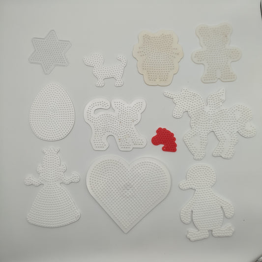 Bügelperlen-Set mit Steckplatten & bunten Perlen