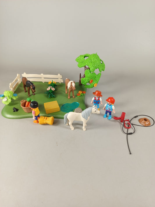 Playmobil Bundle Pferdehof Figuren & Pferde Zubehör