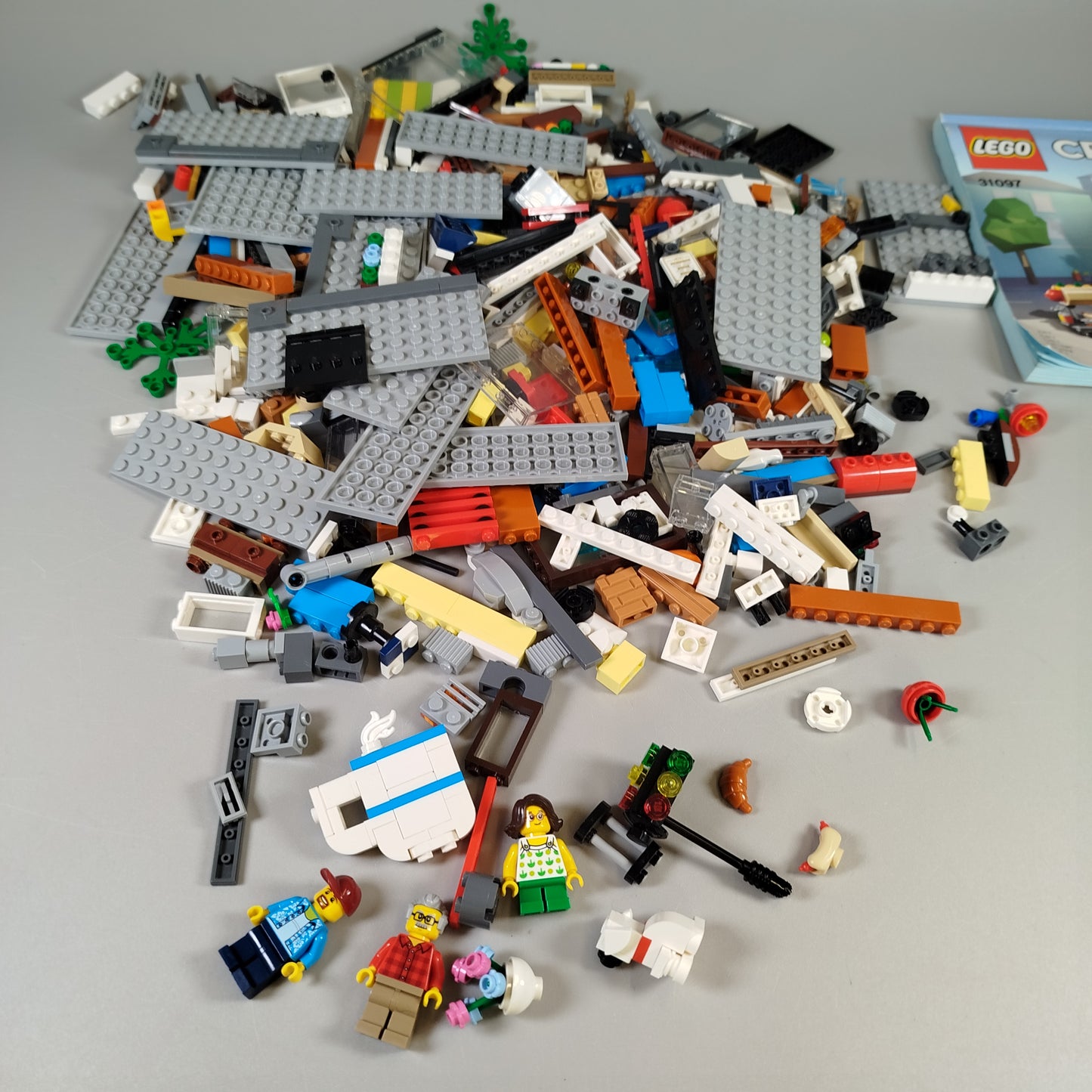 LEGO Creator 31097 Townhouse & Café Set 3-in-1