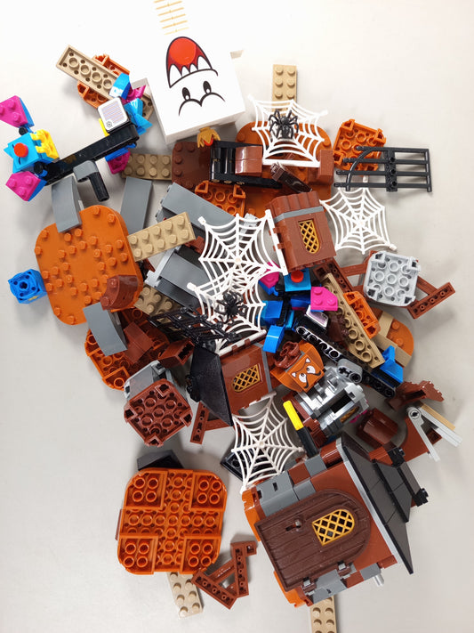 LEGO Bundle Super Mario König-Buhus Schloss 71377