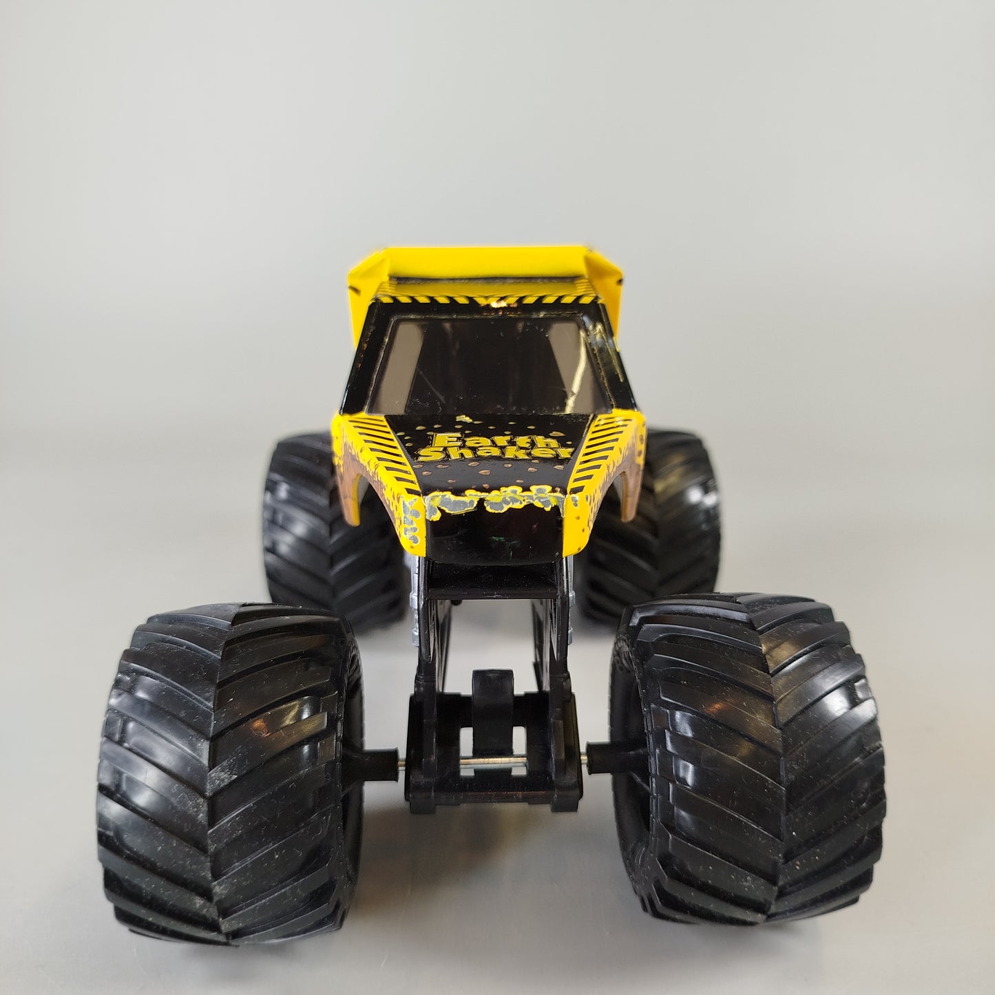 Monster Jam Earth Shaker Monster Truck – Fahrzeuge, wie neu