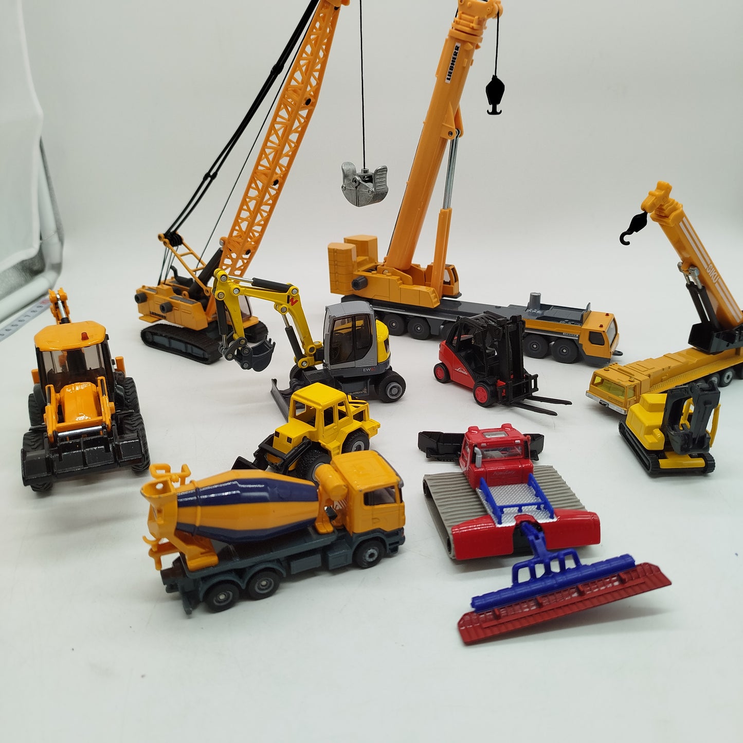 SIKU Bundle Baustelle Set von 10 Bagger & Kran