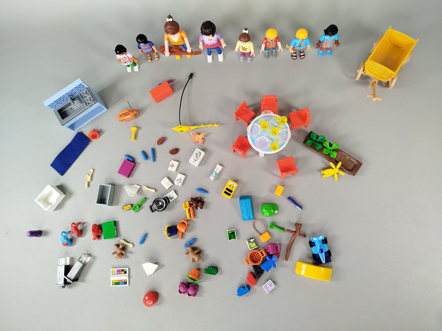 Playmobil Kindertagesstätte Spielset – mit Gebäude, Zubehör & 8 Figuren