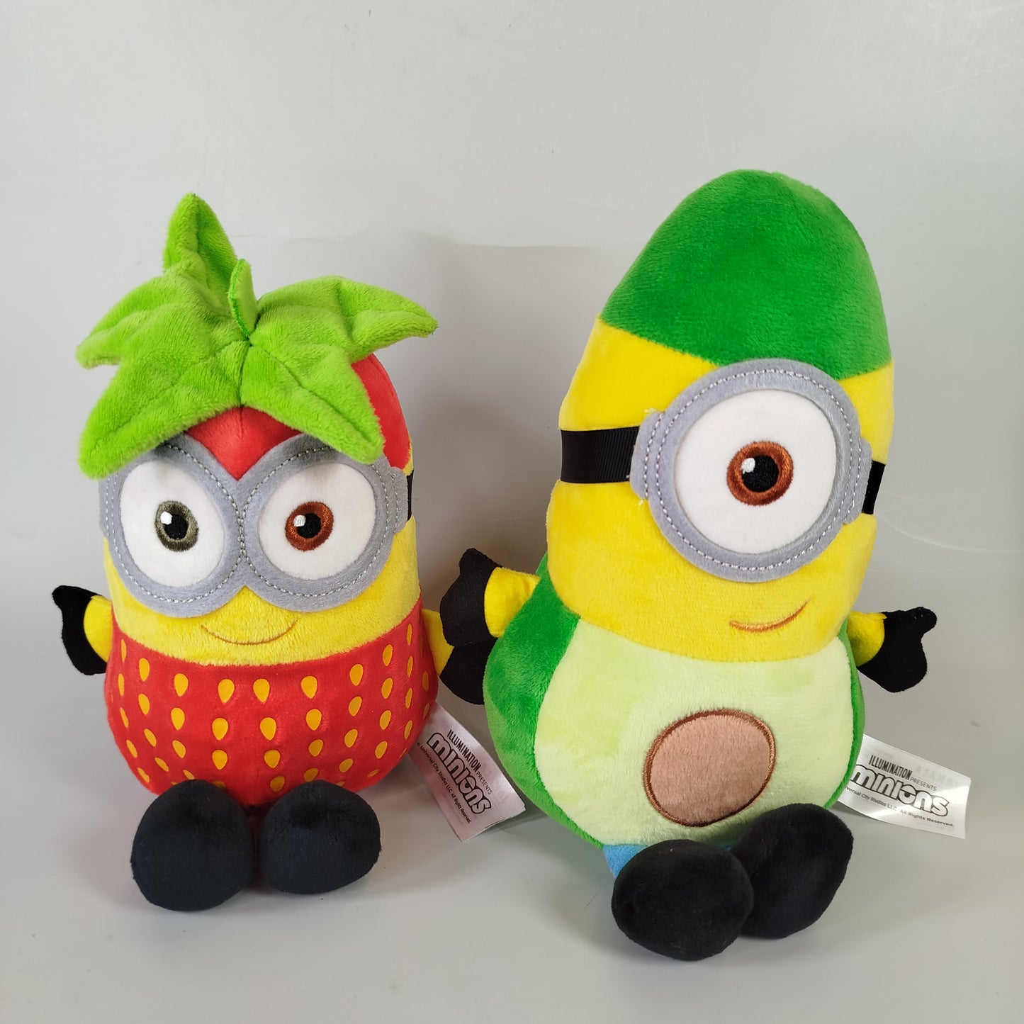 Plüschtiere-Bundle: Minions Erdbeere & Avocado, Kuschel-Kühe