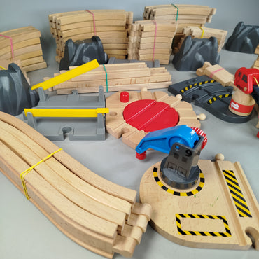 Brio Bundle Holzeisenbahn 72x Schienen & Zubehör