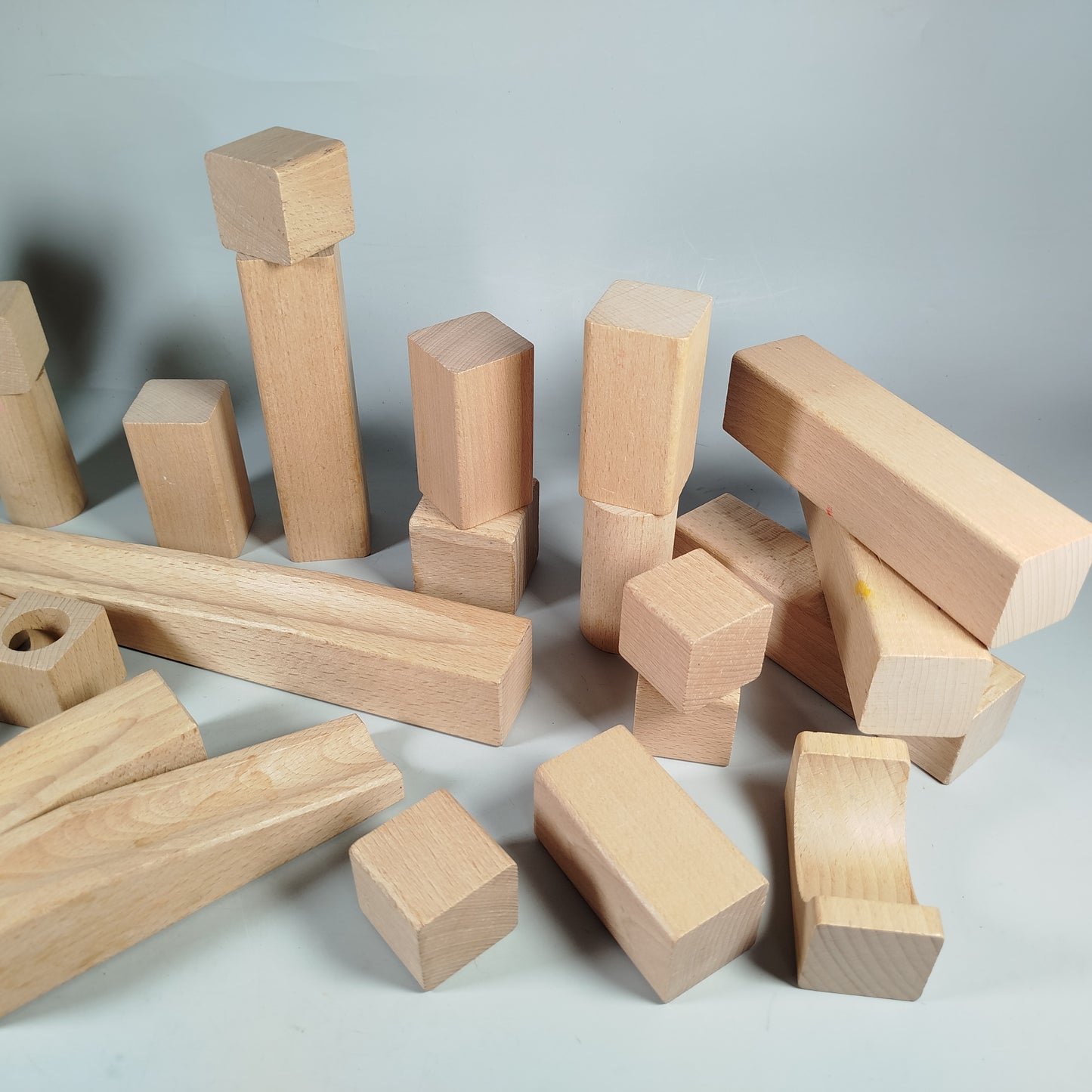 HABA Holzbausteine-Set mit Kugelbahn-Elementen