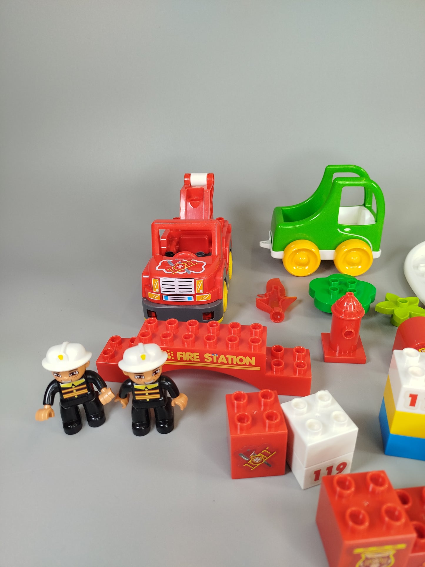 Duplo & Primo Feuerwehr-Spielset mit Bausteinen Fahrzeugen Figuren