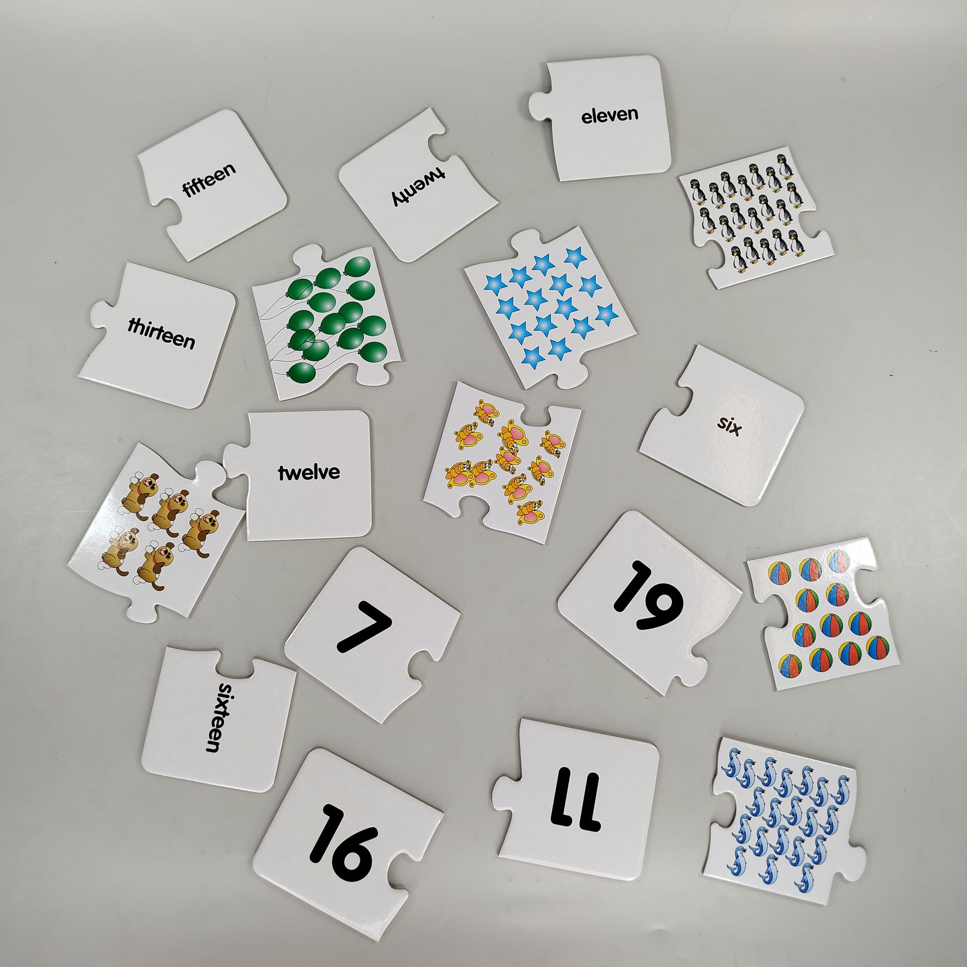 Diverse Lernspiel-Set: Zahlen, Buchstaben & Uhrzeit