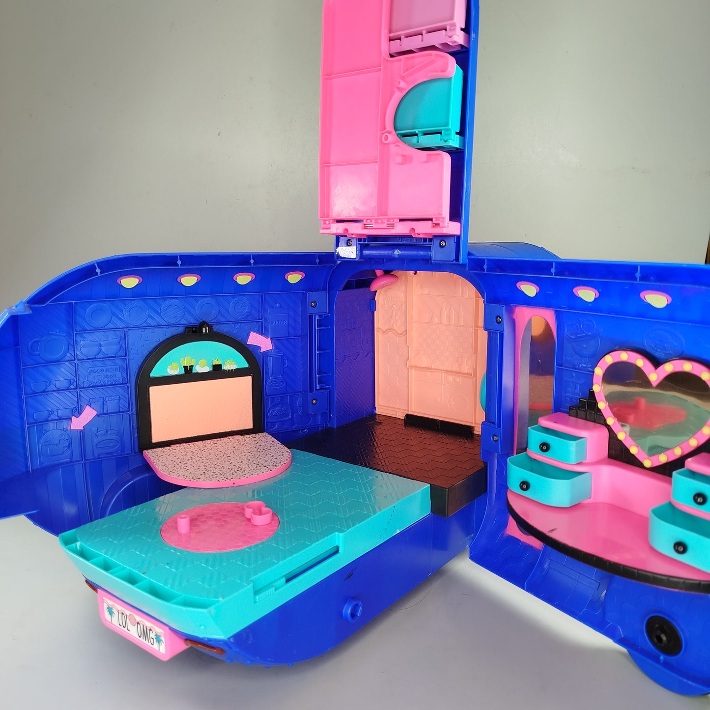 MGA Entertainment L.O.L. Surprise! OMG Puppen & Zubehör Set