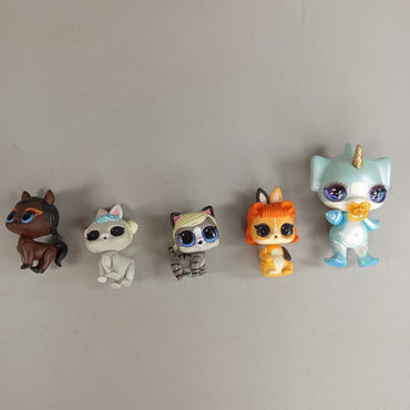 MGA Figuren-Set – 8 Sammelfiguren mit Zubehör