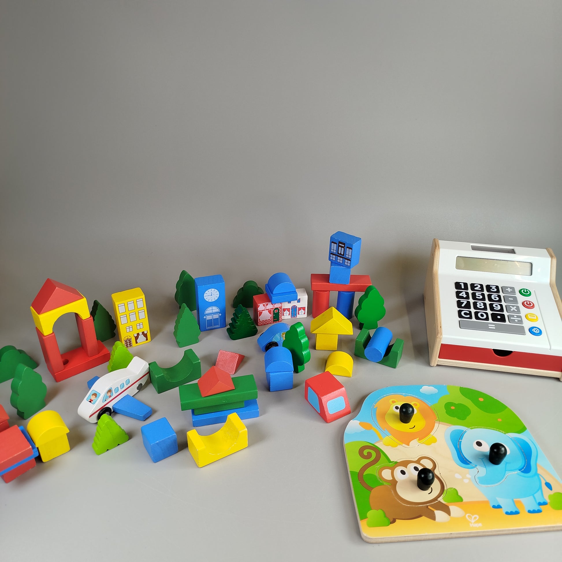 Holzspielzeug-Set - Bauklötze und Tier-Puzzle