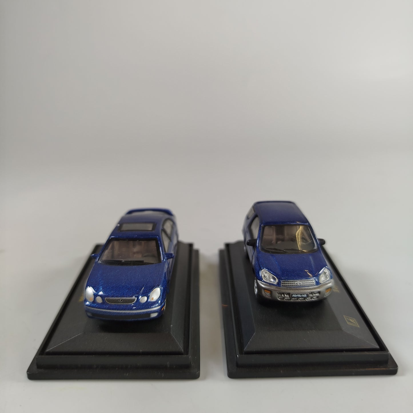 Modellauto-Set Lexus GS300 & Toyota RAV4 (2000)