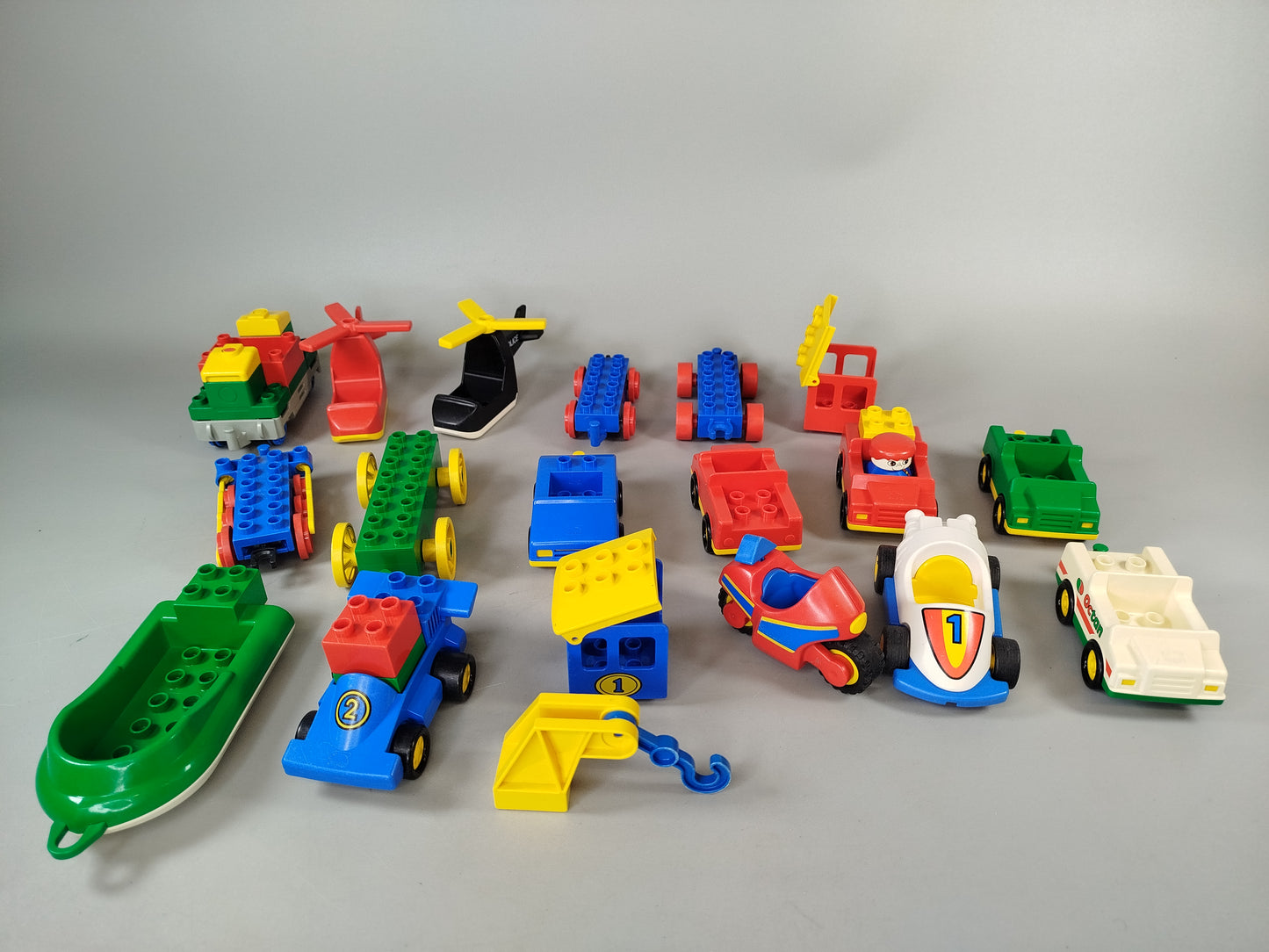 LEGO DUPLO Konvolut ca. 2,5 kg – Fahrzeuge, Figuren & Zubehör