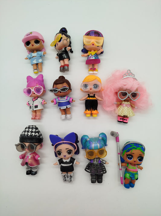 11 L.O.L. Surprise Puppen mit Accessoires