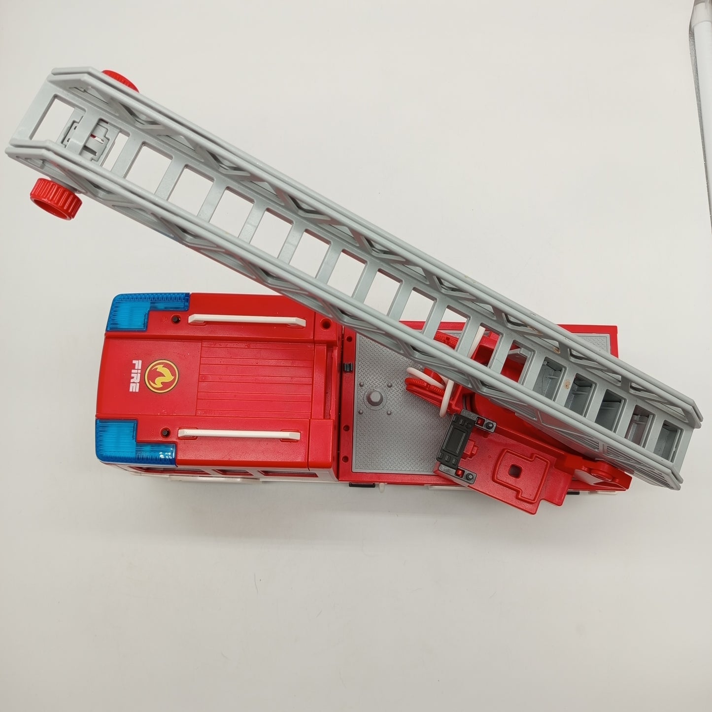 Playmobil Feuerwehrfahrzeug mit Drehleiter & Blaulicht – Spielzeugauto