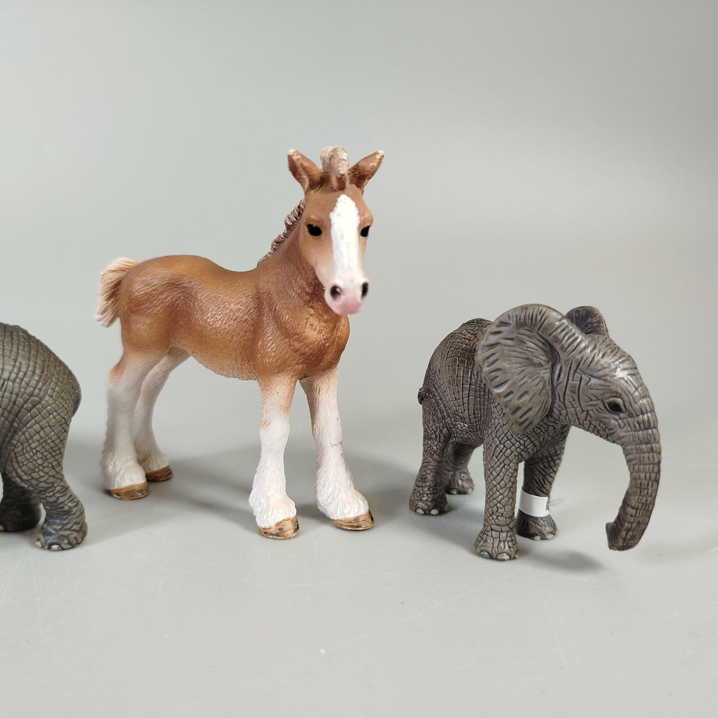 Schleich Tierfiguren Set von 6 – Panda, Pferd, Tiger, Elefanten, Fohlen