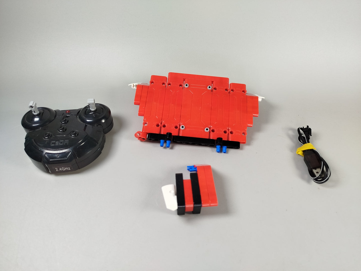 CaDA Technik-Fahrzeug, ferngesteuert, kompatibel mit LEGO