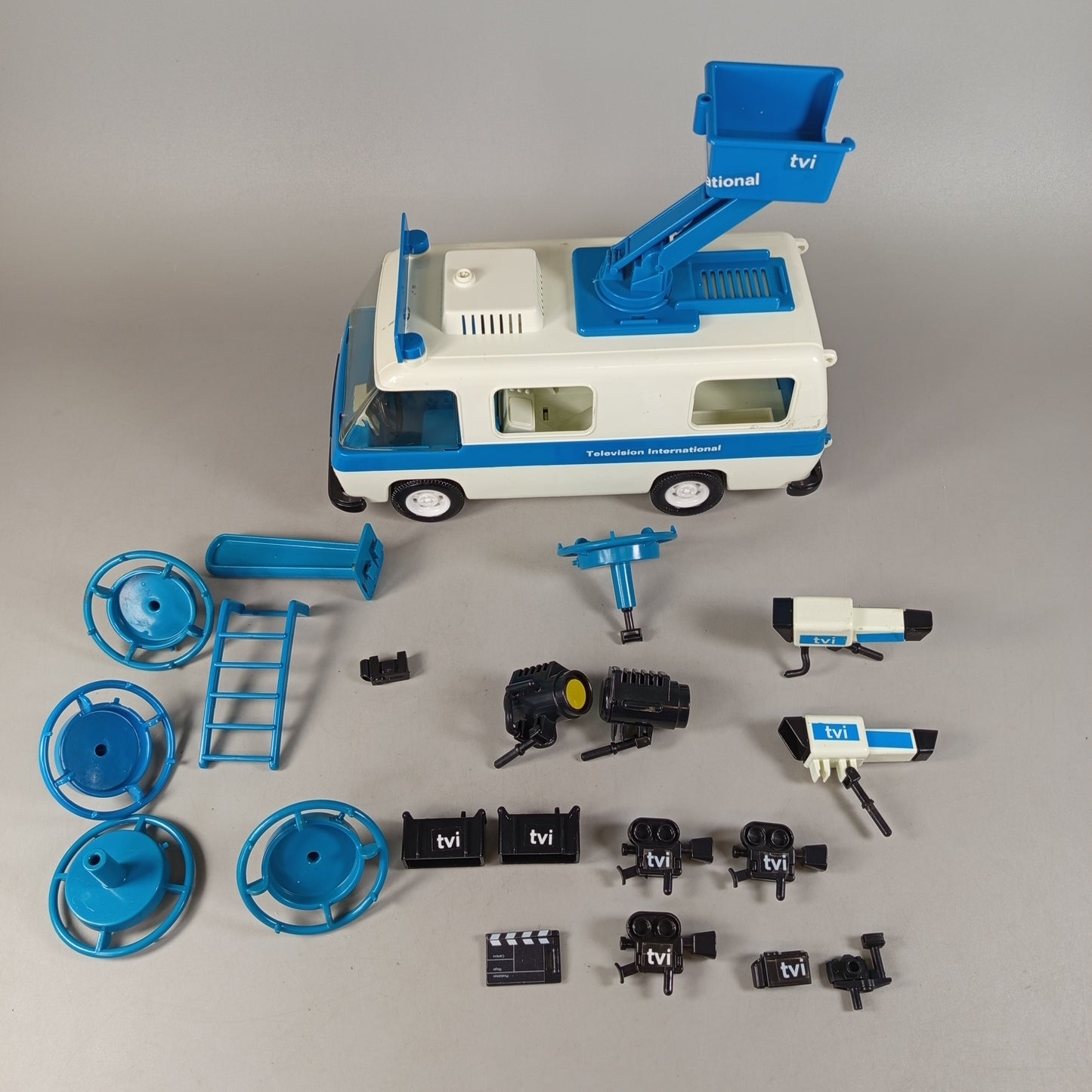 Playmobil Bundle TV Team 3468 Set von 8 Figuren & TV Wagen