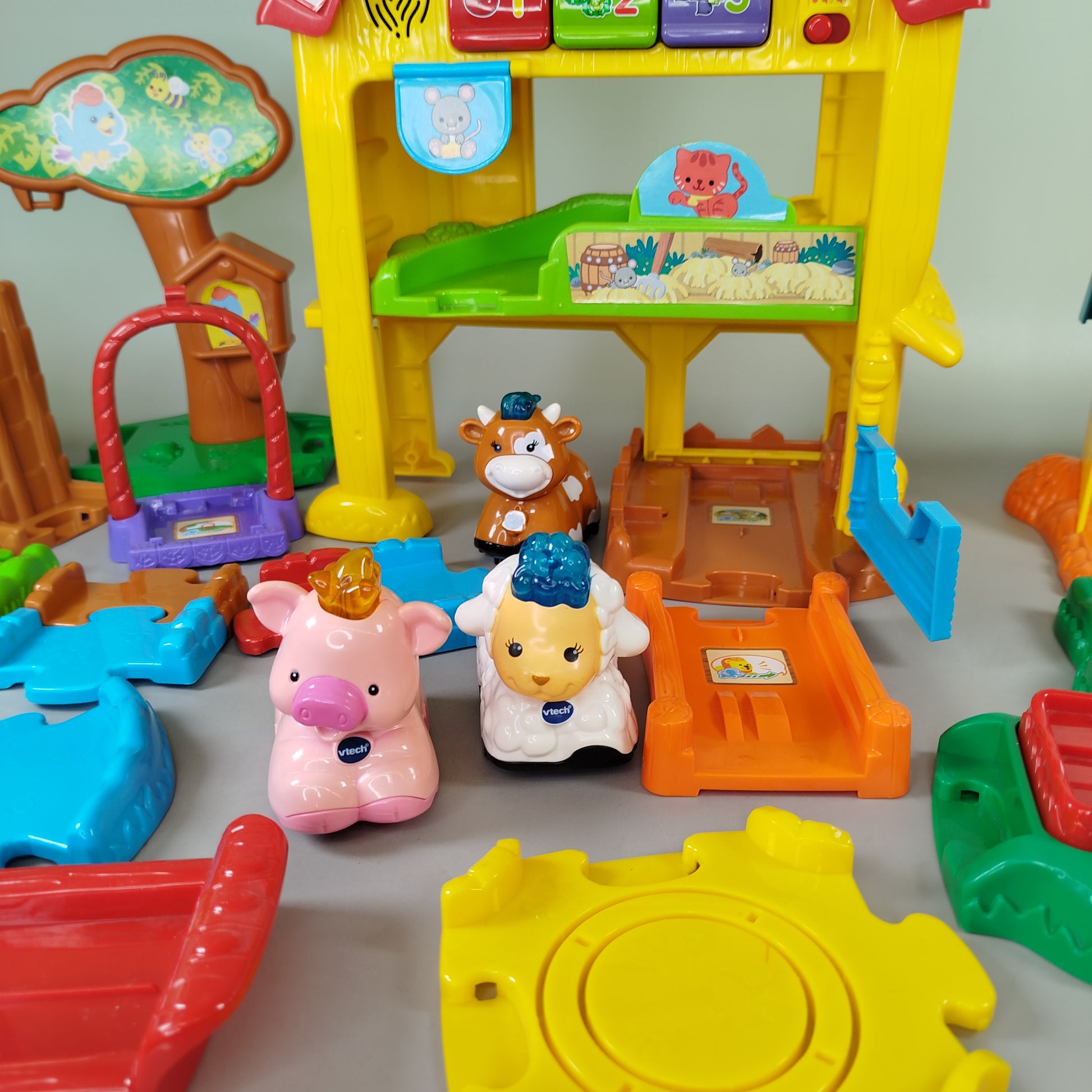 VTech Interaktives Tierspielset mit Figuren, Schienen & Zubehör