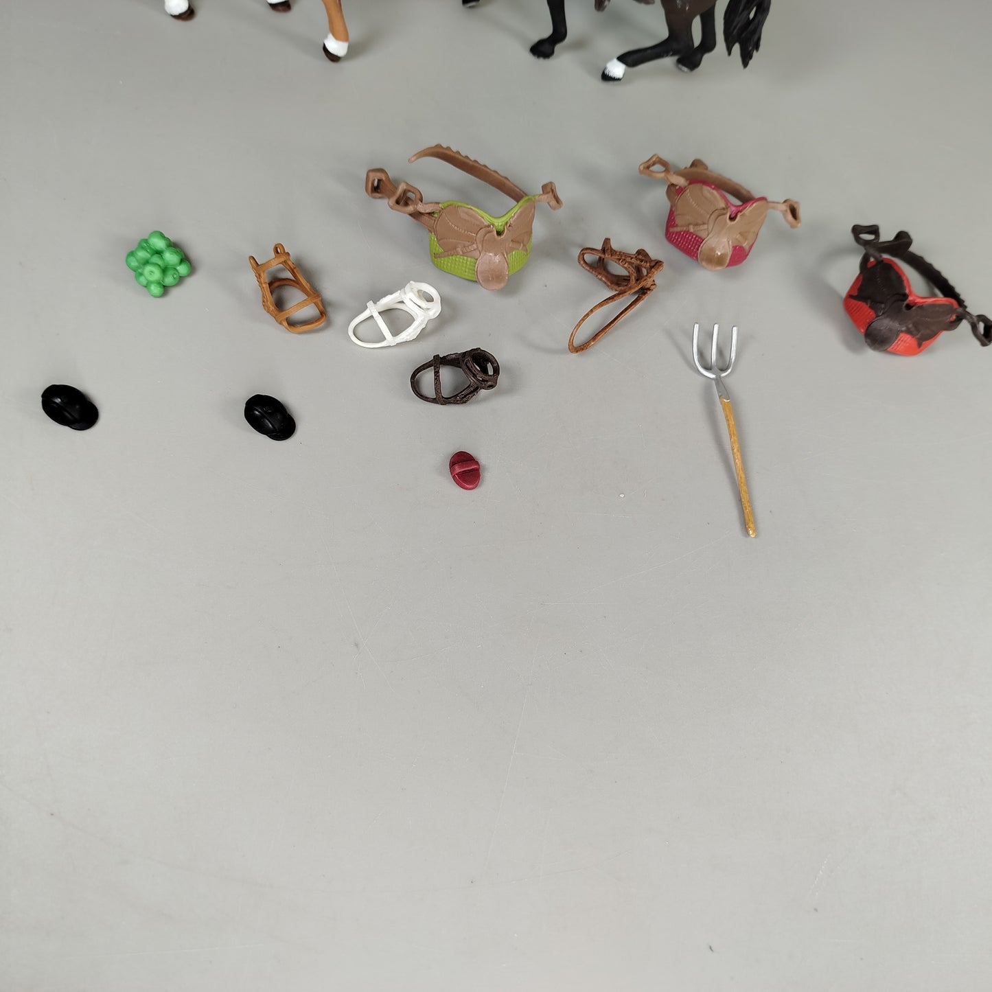 Schleich Pferde und Zubehör Set von 2, wie neu
