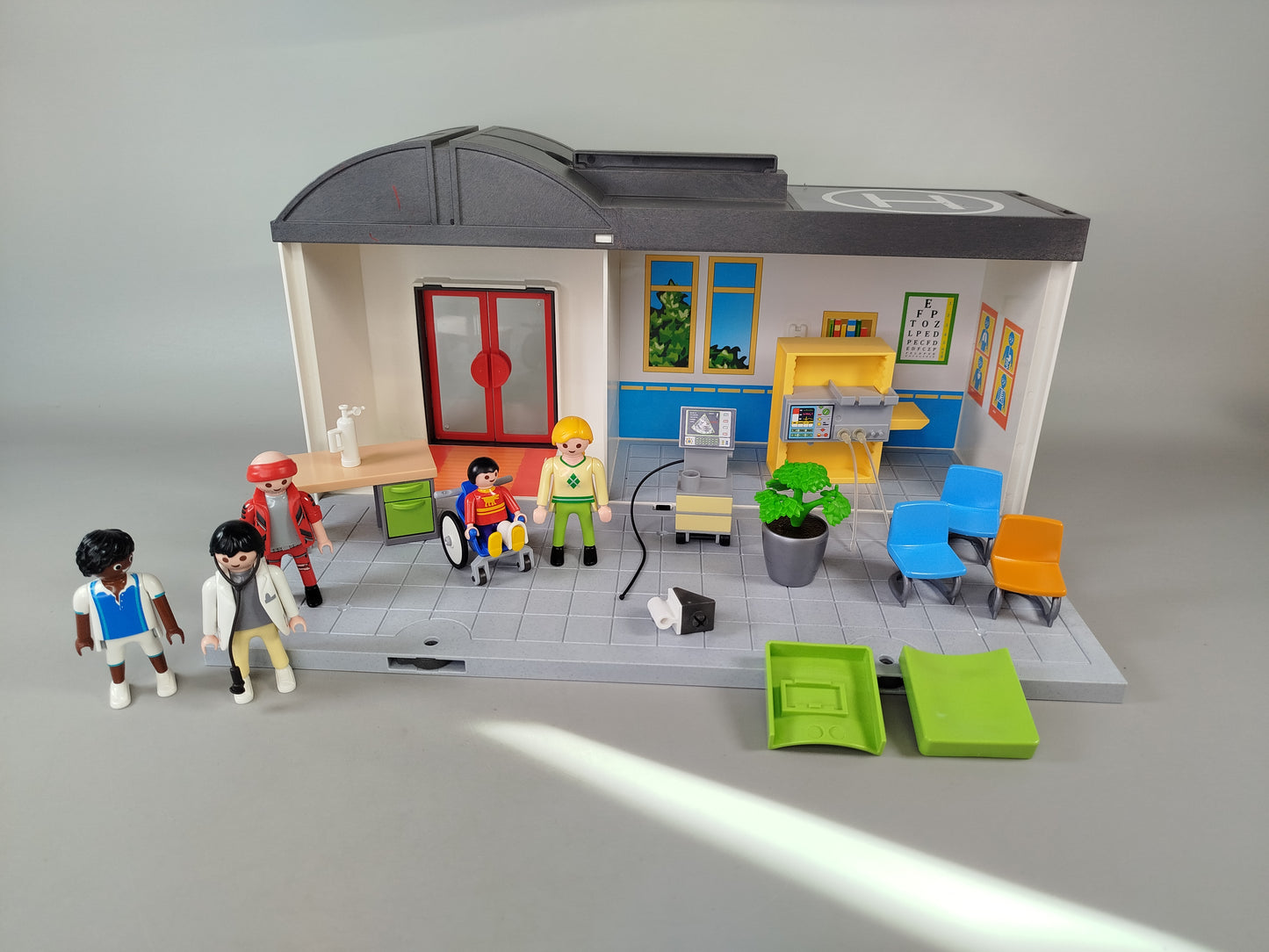 Playmobil Mitnehm-Krankenhaus 5953 – Set mit Figuren & Zubehör