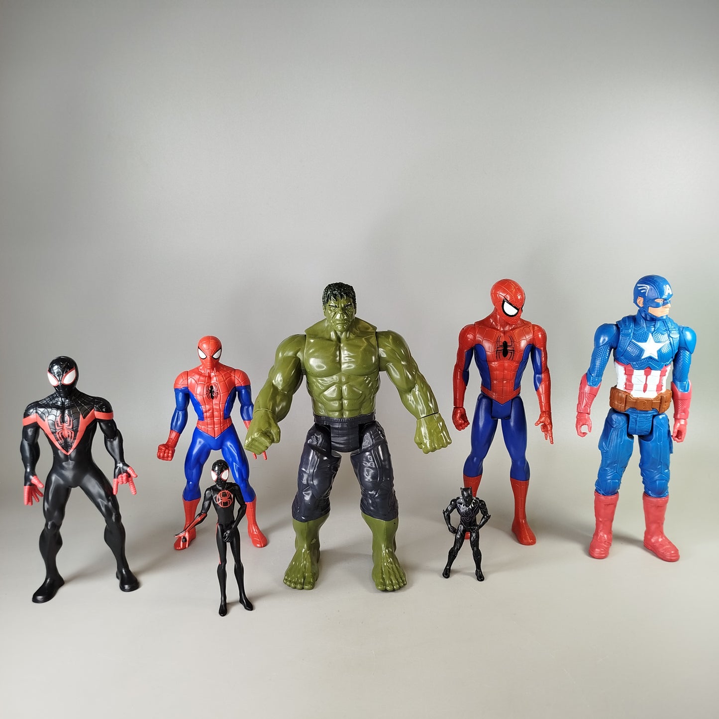 Hasbro Marvel Actionfiguren Set von 7 – Spider-Man, Hulk