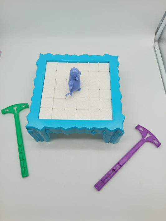 Hasbro Don't Break the Ice – Geschicklichkeitsspiel mit Figur & Hämmern