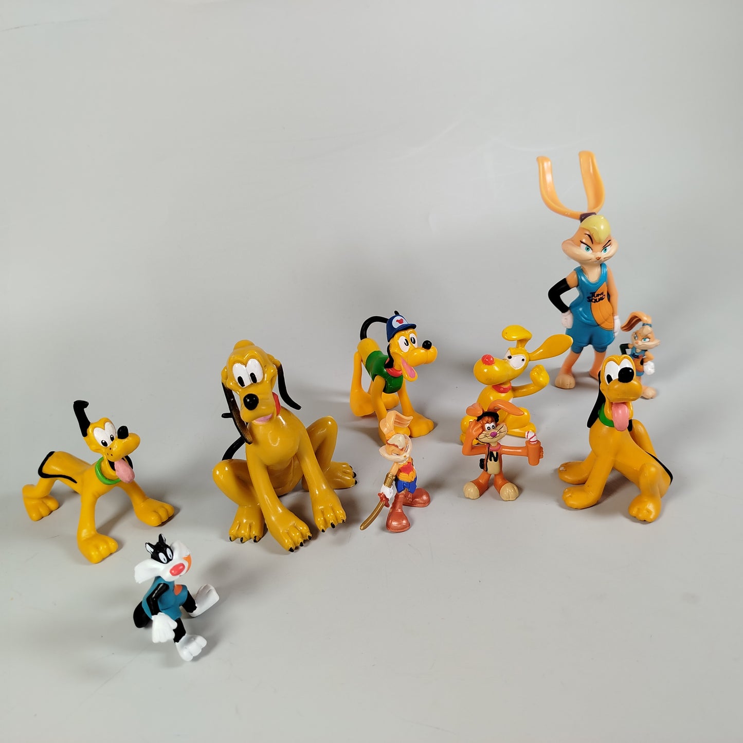 Diverse Figuren-Set (10 Stück) – Pluto, Goofy und Looney Tunes Hunde