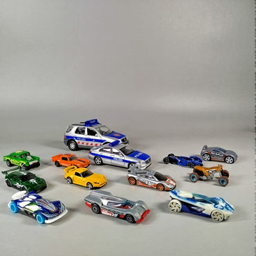 Die-Cast Spielzeugautos Set - 13 verschiedene Modelle