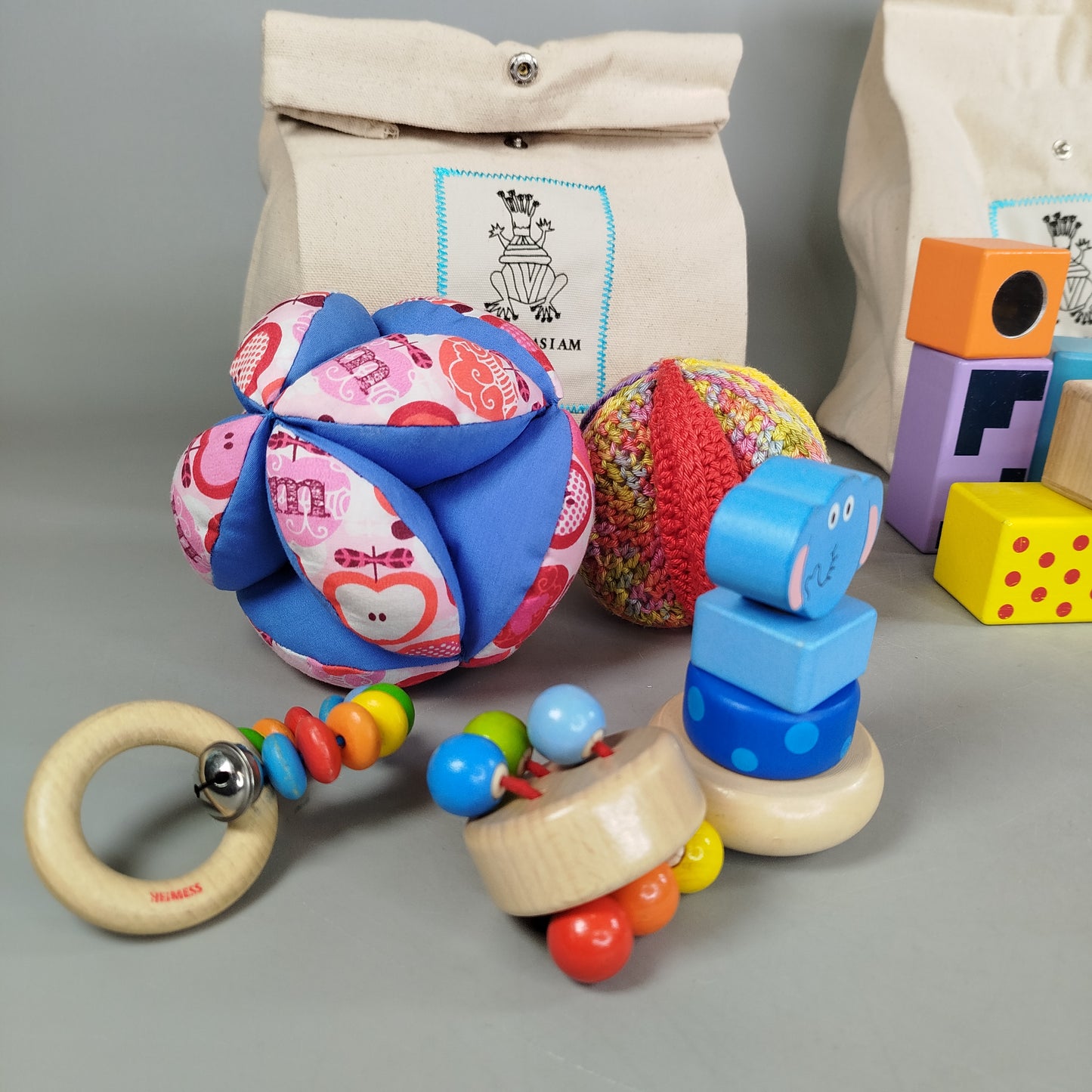 Eichhorn & HEIMESS Holzspielzeug Set – Rasseln, Bausteine & Bälle