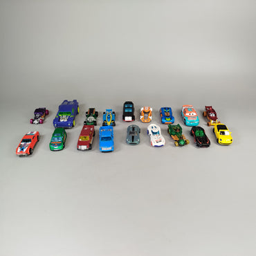 Mattel Hot Wheels Set von 18 Autos, Disneys Cars, gut