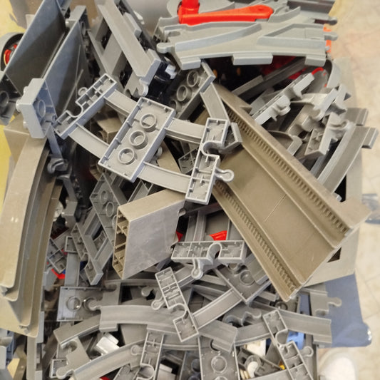 Konvolut LEGO Duplo Zugstrecken & Zubehör ca. 3,3 kg