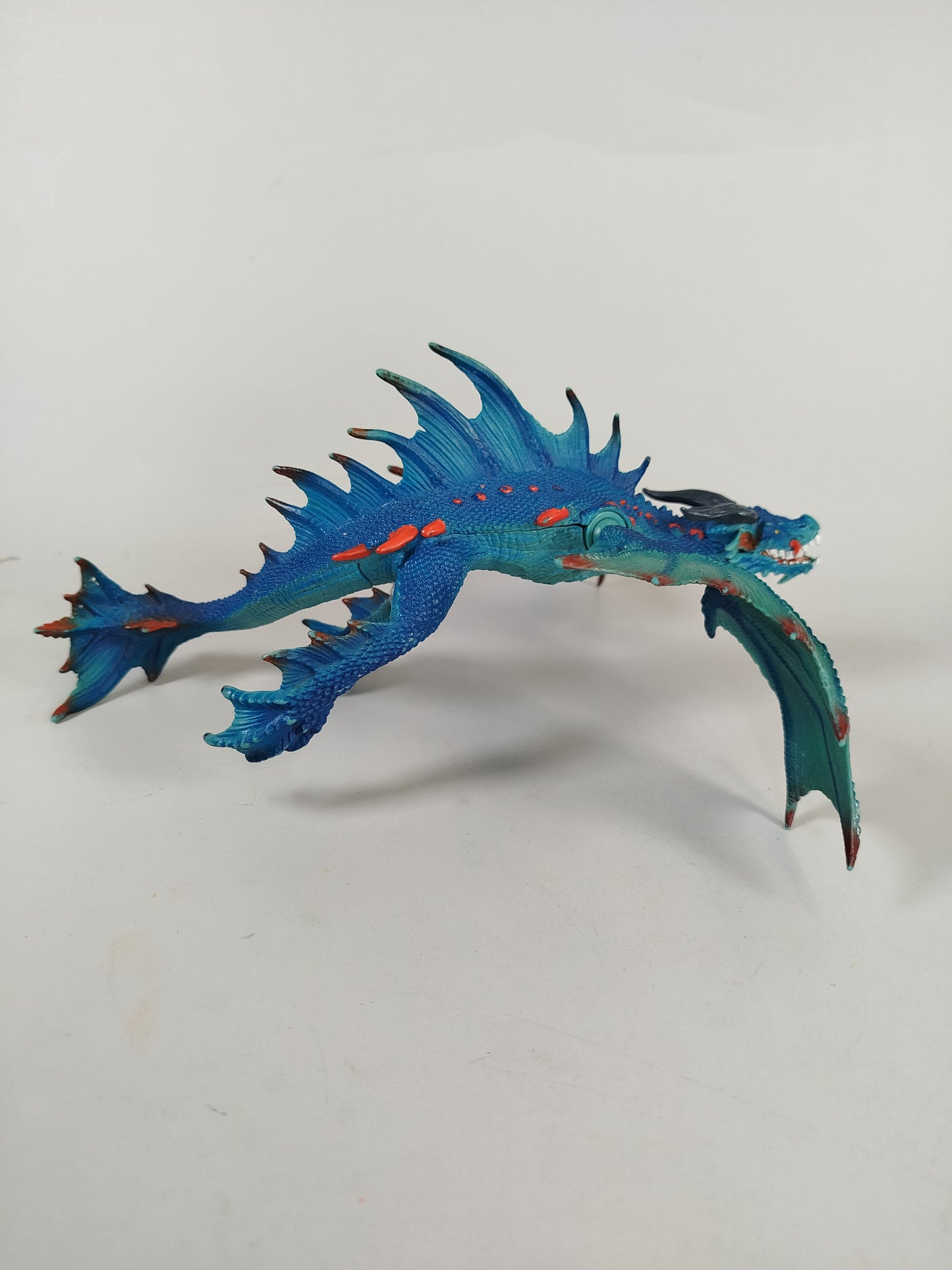Schleich Blauer Drache mit abnehmbaren Flügeln