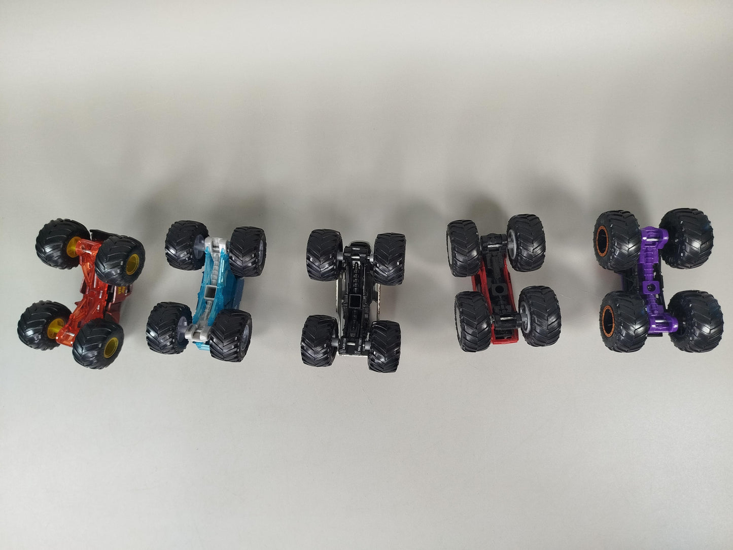 Monster Trucks Spielzeugautos – Set von 5 Fahrzeugen