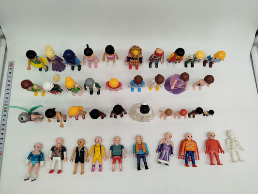 Playmobil Figuren - Set von 39 Figuren mit Zubehör