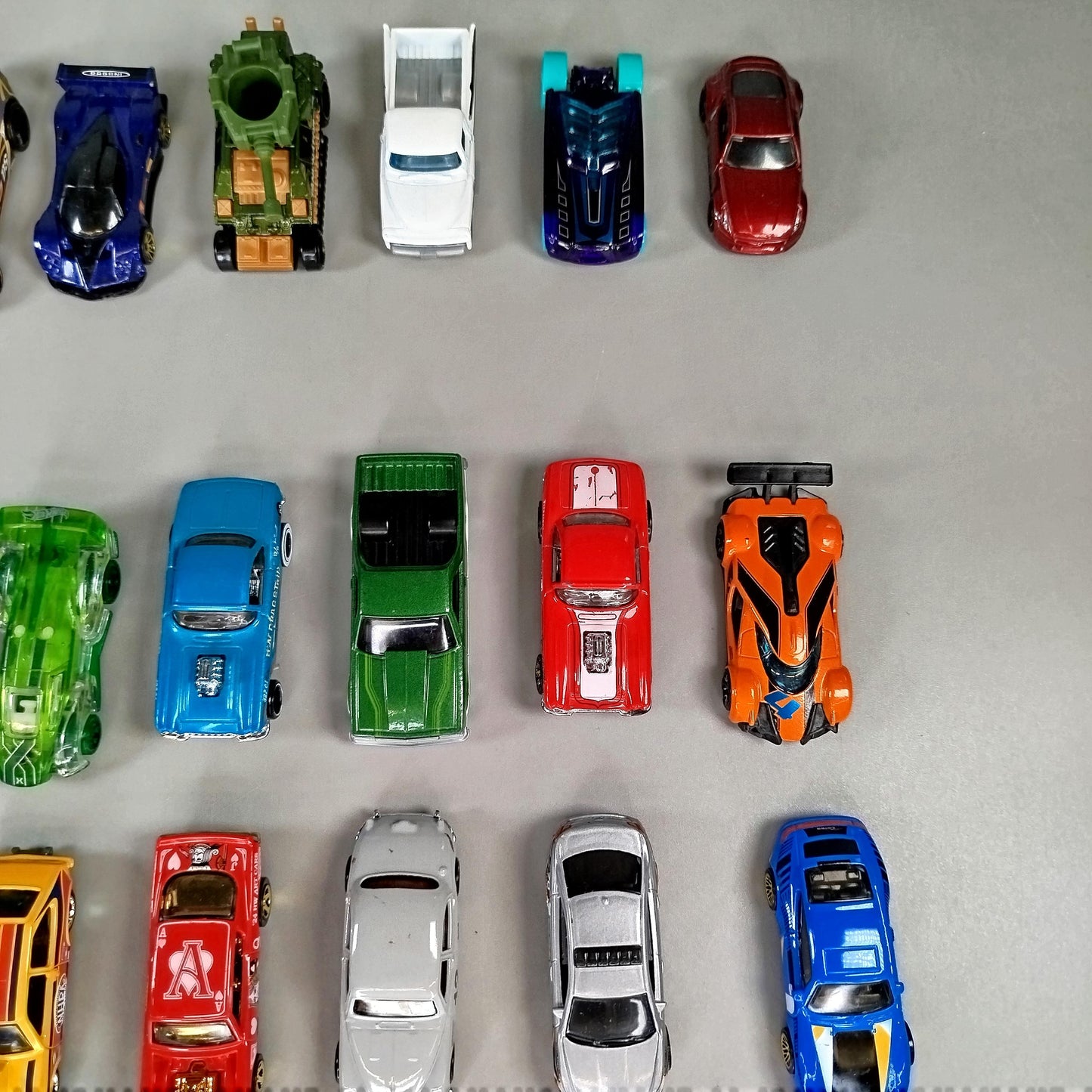 Mattel Miniaturautos – Set von 30, gut, ohne OVP