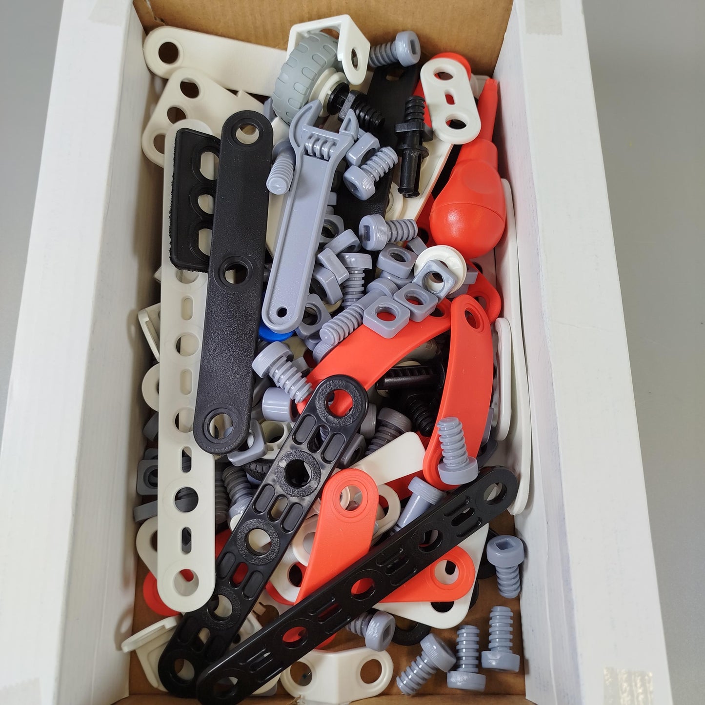 Clementoni Bausatz - Hubschrauber und Auto