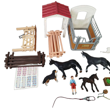 Schleich Tiere Bundle Pferdestall 42617 42563, Pferde & Zubehör