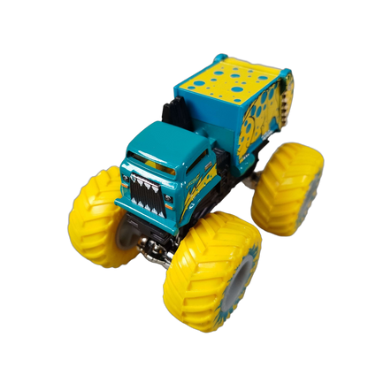 Hot Wheels Bundle 2x Monster Truck & Rennwagen