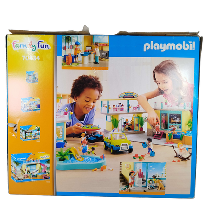 Playmobil Family Fun 70434 Beach Hotel Spielset mit Zubehör