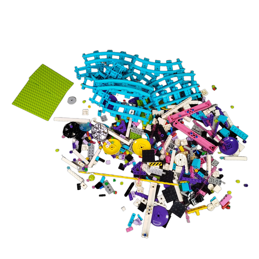 Konvolut LEGO Friends ca. 0,5 kg, Bausteine & Schienen, 2 Grundplatten