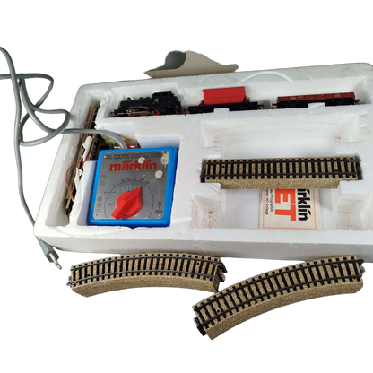 Märklin H0 Set-S Güterzug 2930 mit Gleisoval & Trafo