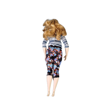 Mattel Curvy Modepuppe – gestreiftes Oberteil & Caprihose