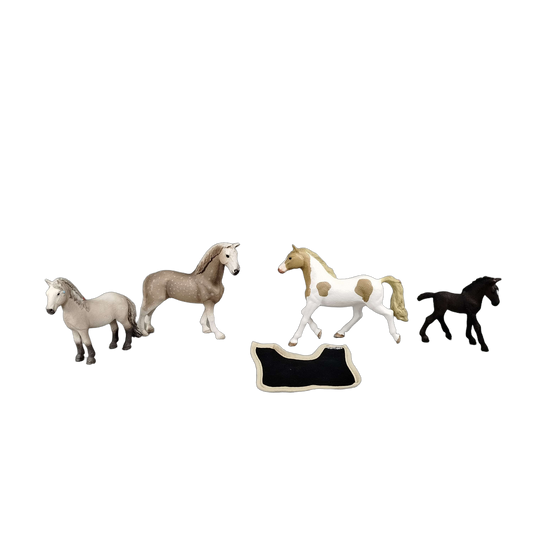Schleich Bundle 4x Pferde Figuren mit Satteldecke