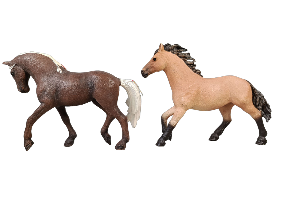Schleich Tiere Bundle Pferde & Reiter, großes Set Zaun & Sattel