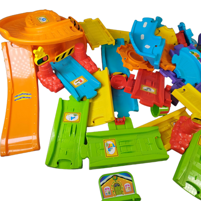 VTech Tut Tut Baby Flitzer Bahnhof Spielset Lernspielzeug, ab 3 Jahre