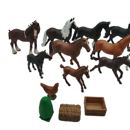 Schleich Bundle Pferdehof Set von 13 Figuren & Zubehör